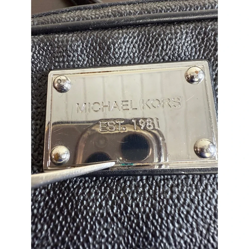 Michael Kors Crossbody Bag Women's Silver Chain‎ Strap Designer Purse